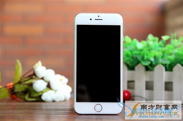 iPhone 6S开箱图赏:和iPhone 6仅3处不同
