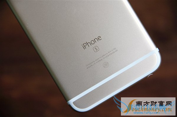 iPhone 6S开箱图赏:和iPhone 6仅3处不同