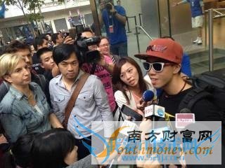 iPhone6香港上市首日秒罄 中国大陆上市延迟黄牛热情高涨