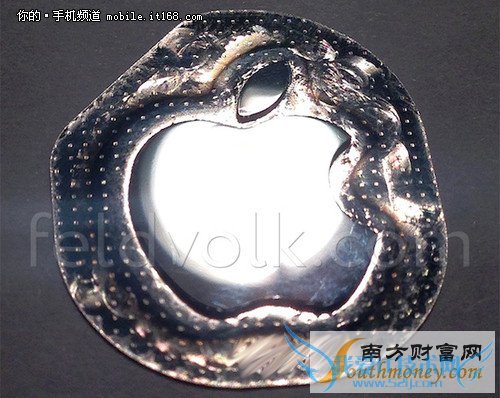 量产版iPhone6曝光 液态金属Logo