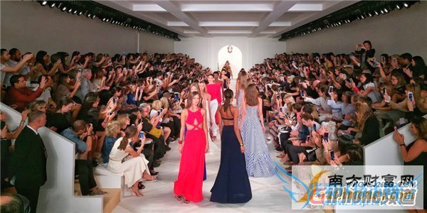 iPhone6S PlusŦԼʱװ Чع