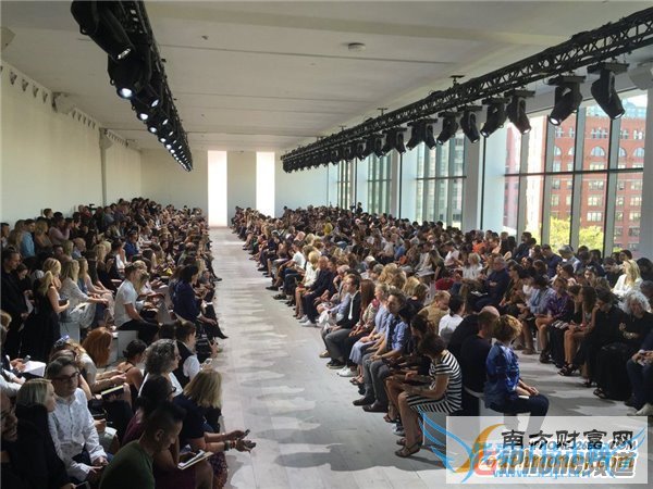 iPhone6S PlusŦԼʱװ Чع