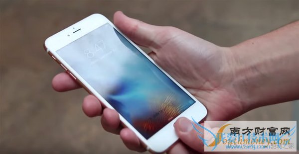 iPhone 6s、6s Plus玫瑰金天下第一摔!结局惊呆了