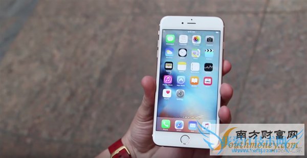 iPhone 6s、6s Plus玫瑰金天下第一摔!结局惊呆了