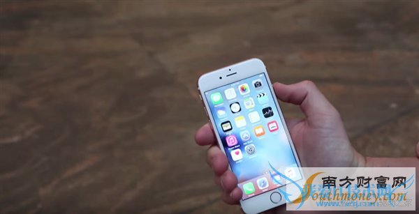 iPhone 6s、6s Plus玫瑰金天下第一摔!结局惊呆了