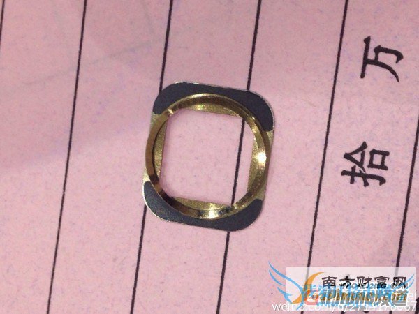 疑似玫瑰金iPhone6S摄像头配件曝光