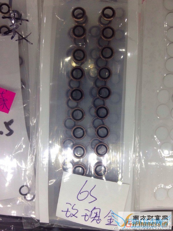 疑似玫瑰金iPhone6S摄像头配件曝光