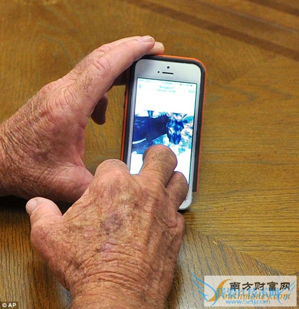 好神奇!iPhone 5S从飞机上跌落还能用