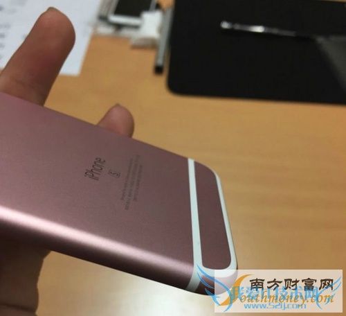 上手图揭秘 国行版iPhone 6s背部带