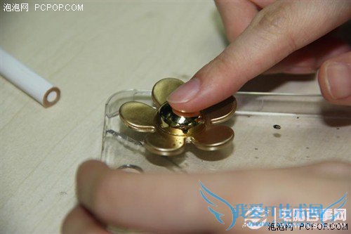 给iPhone做件衣裳 diy水钻手机壳教程