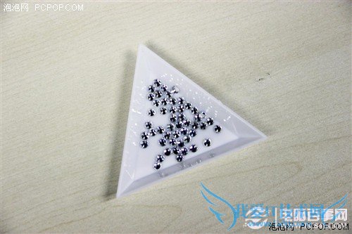 给iPhone做件衣裳 diy水钻手机壳教程