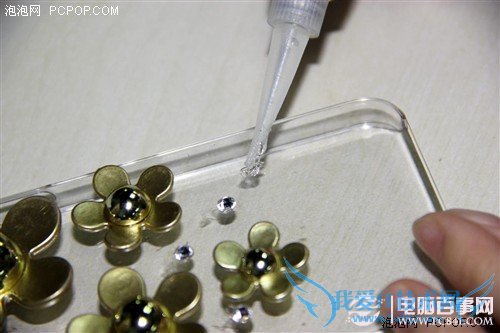 给iPhone做件衣裳 diy水钻手机壳教程