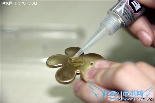 给iPhone做件衣裳 diy水钻手机壳教程