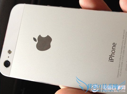 iPhone5未贴背膜前