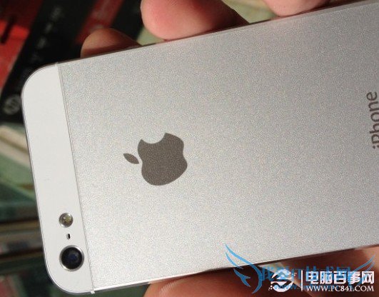 iPhone贴背膜后的效果