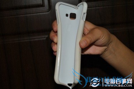 手机外壳变脏变黑却也无奈