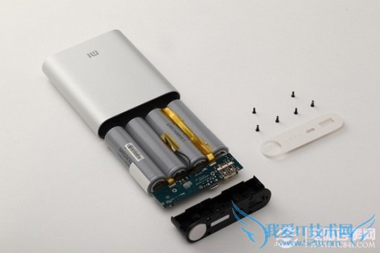 小米移动电源拆解 我爱IT技术网