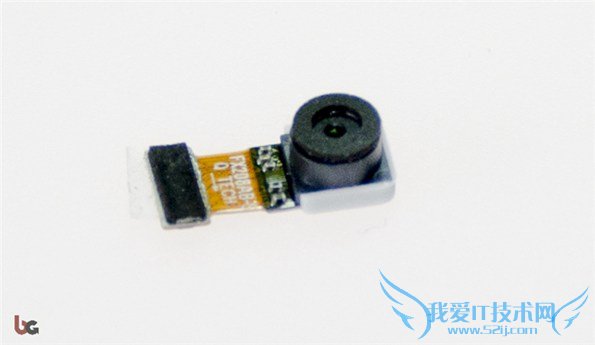 魅族MX4拆解下来的前置摄像头