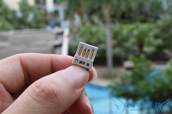 4根弹片做了镀金处理。