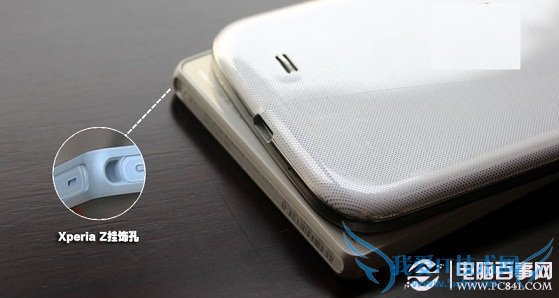 三星Galaxy S4与索尼Xperia Z L36h底部细节对比