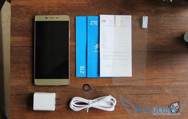 中兴威武3怎么插卡 中兴威武3安装SIM卡图文教程