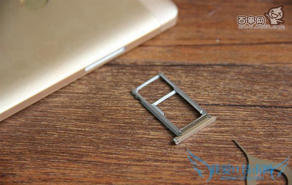 中兴威武3怎么插卡 中兴威武3安装SIM卡图文教程