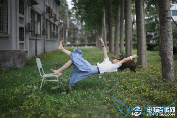 Photoshop打造反重力跌落少女效果
