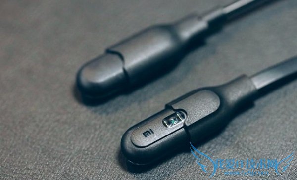 小米手环光感版怎么样 小米手环新版老版区别