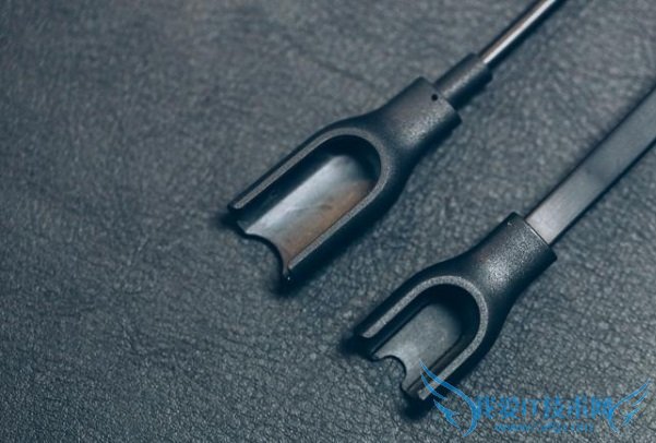 小米手环光感版怎么样 小米手环新版老版区别