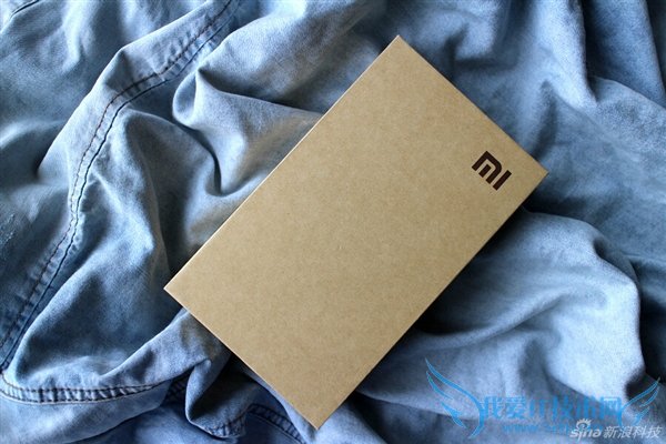 小米4白色版包装盒图赏