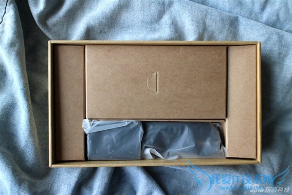 小米4白色版配件图赏