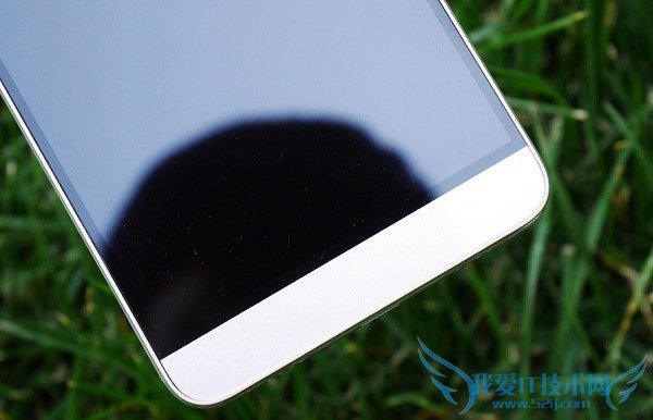 华为首款翻转镜头手机 荣耀7i开箱图赏