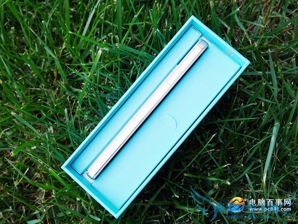 华为首款翻转镜头手机 荣耀7i开箱图赏