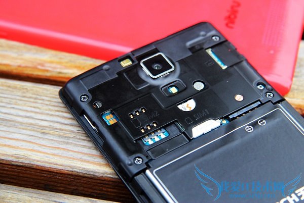 六核时尚美机 Nibiru H1C高清图赏