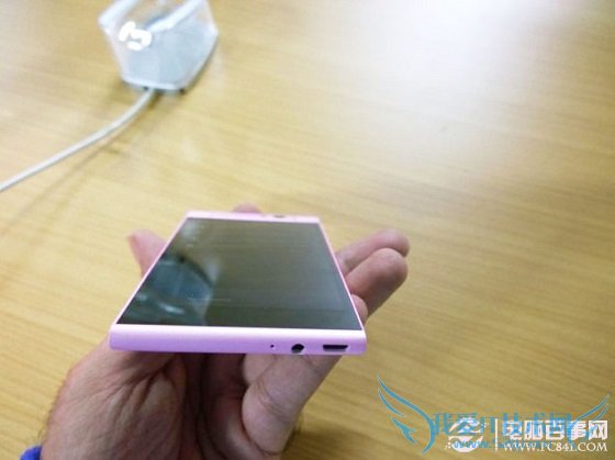 图为金立E7 mini顶部图片