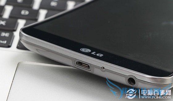 LG G Flex机身底部图片