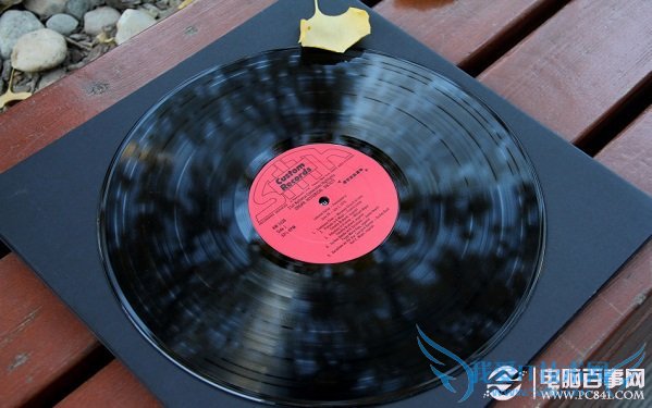 魅族MX4 Pro发布会邀请函图赏 一张黑色胶片