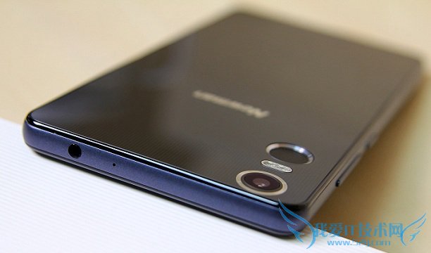 18.jpg 纽曼纽扣手机黑色版图