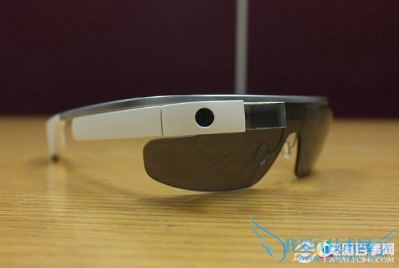 谷歌眼镜2代配合太阳镜片的整体外观图赏