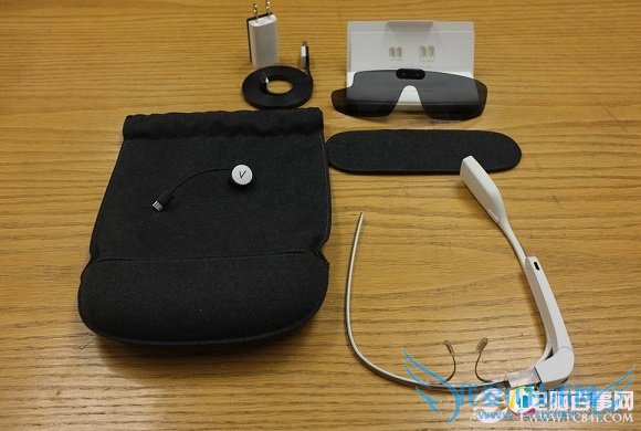 谷歌眼镜2代开箱配件全家福