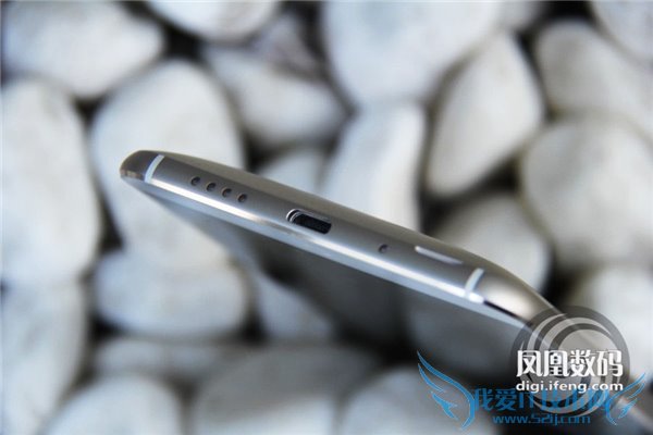 阿里YunOS系统版魅族MX4数据线接口