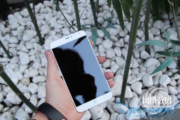 可以单手操作阿里YunOS系统版魅族MX4