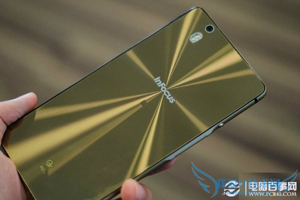 玻璃金属精致设计 富可视M810手机图赏