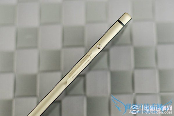 玻璃金属精致设计 富可视M810手机图赏