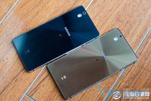 玻璃金属精致设计 富可视M810手机图赏