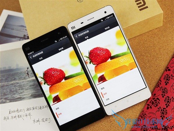 金属边框VS全网通 小米4与小米4c买谁