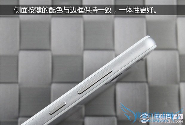 5.jpg 纽曼纽扣白色版外观图片