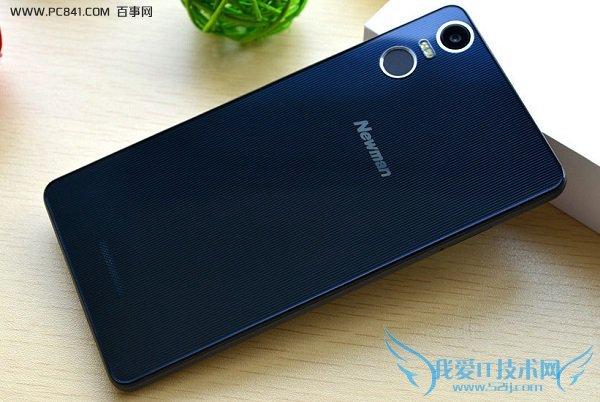 7.jpg 纽曼纽扣黑色版外观图赏