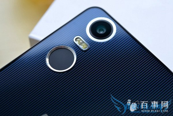 8.jpg 纽曼纽扣黑色版外观图赏