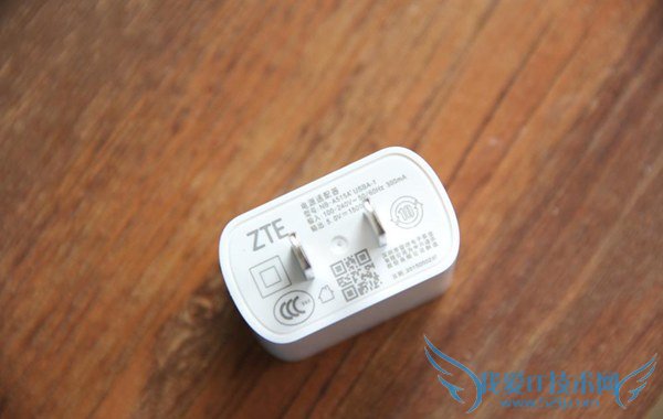 千元金属指纹机 中兴威武3开箱图赏